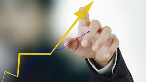 铂金强势崛起：供需失衡与绿色转型驱动价格突破新高