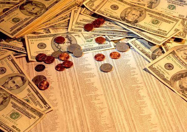 黄金震荡上行突破阻力区间