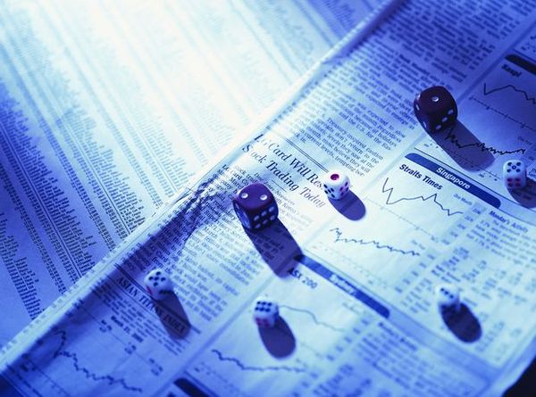 黄金震荡：美元走弱与非农数据交织影响